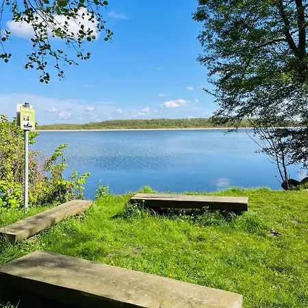 Idyllischer Am Wasser