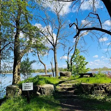 Idyllischer Am Wasser